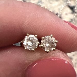 18ct Gold Hallmarked 0.30ct Genuine Diamond Stud Earrings